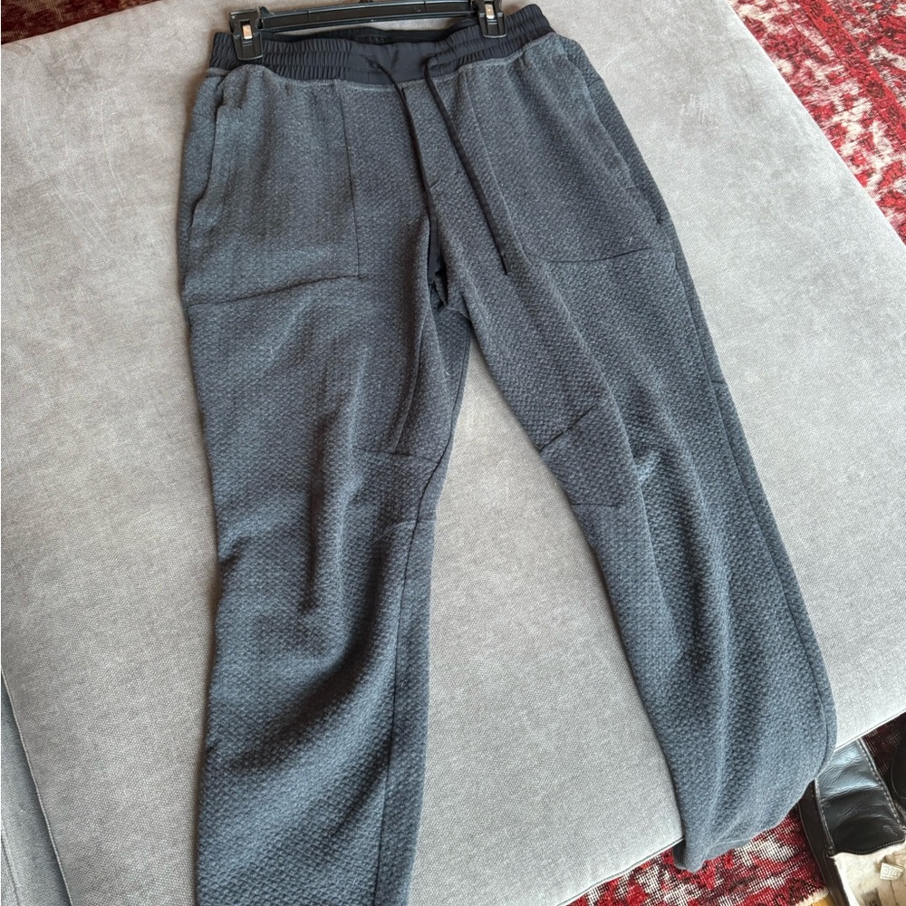 Lululemon men’s joggers M